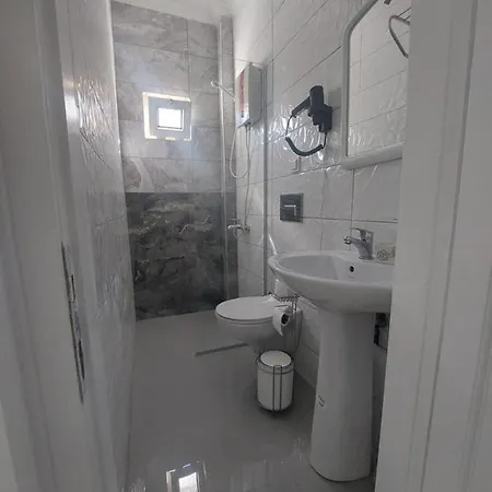 Cozy Flat In A Great Location 博德鲁姆